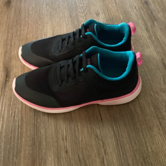 Vionic Women’s sneakers size 10 - Picture 2 of 5